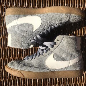 NIKE Blazer Suede Mid Vintage Suede Sneaker